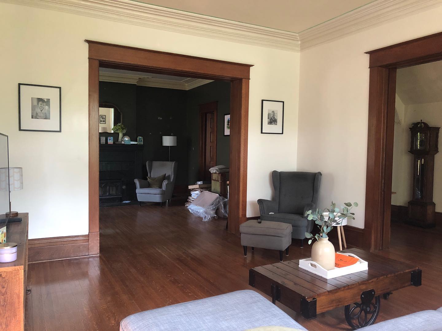 Photo of paint color behr-cotton-knit in a Living Room by @thefindlayhome