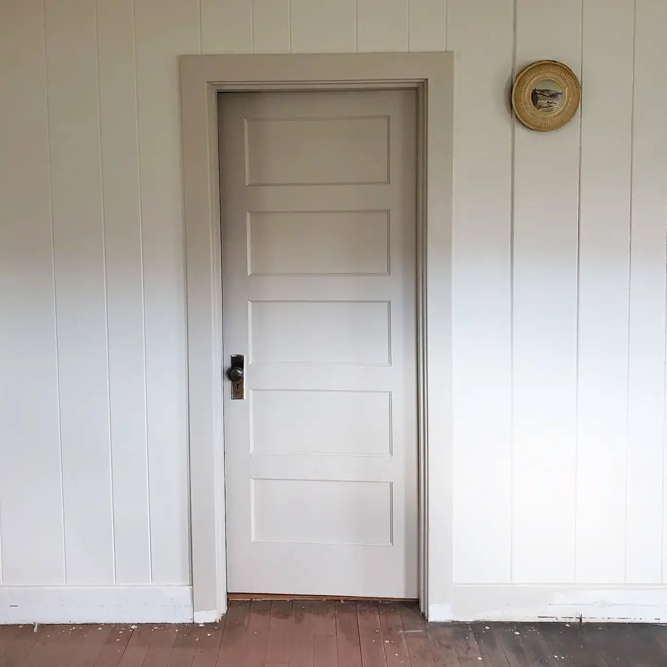 Photo of paint color behr-crisp-linen in a Other Spaces by @fawncottage