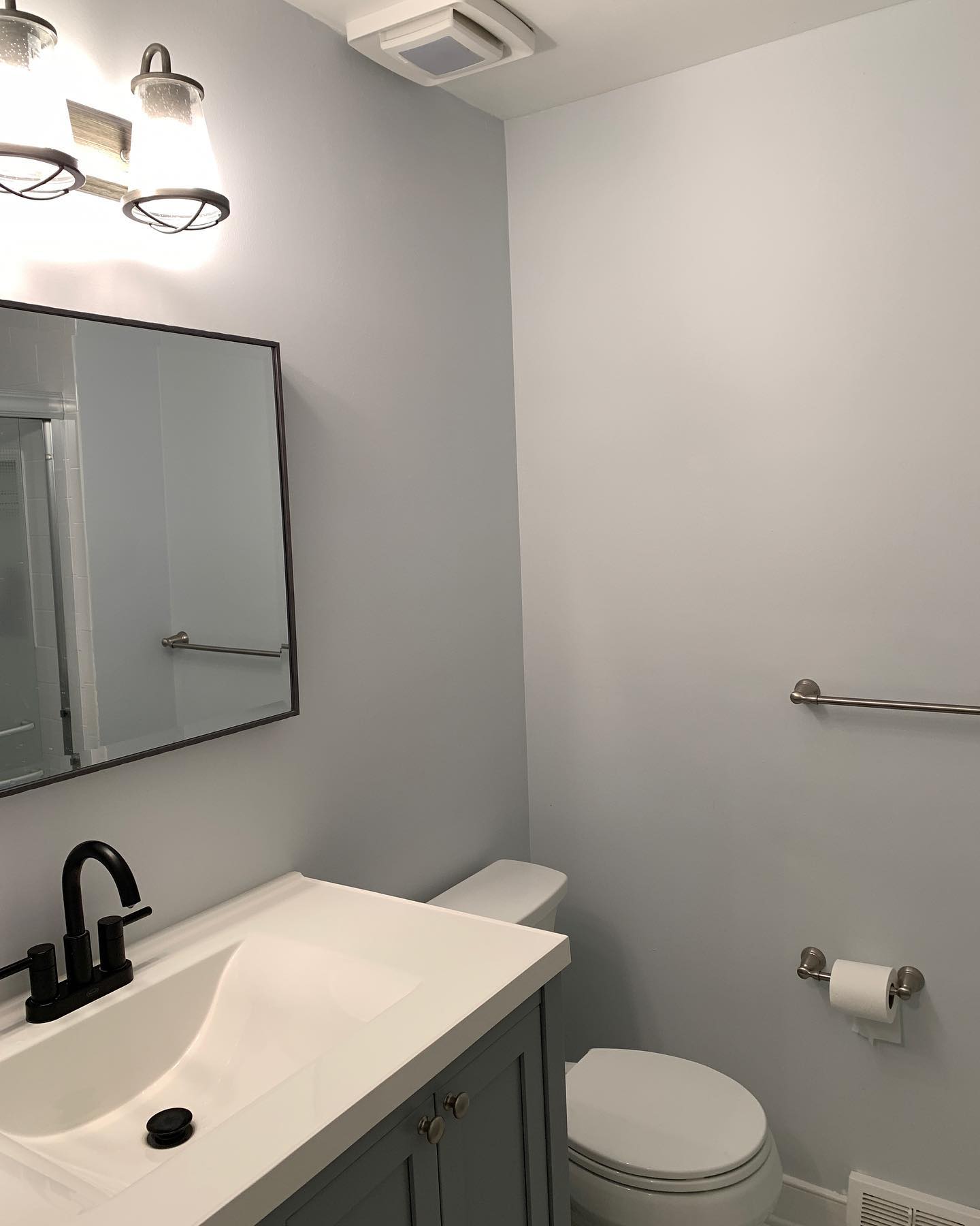 Photo of Weathered White paint color