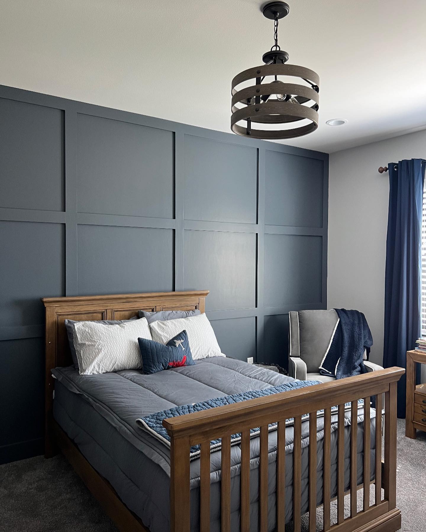 Photo of Anchor Gray paint color