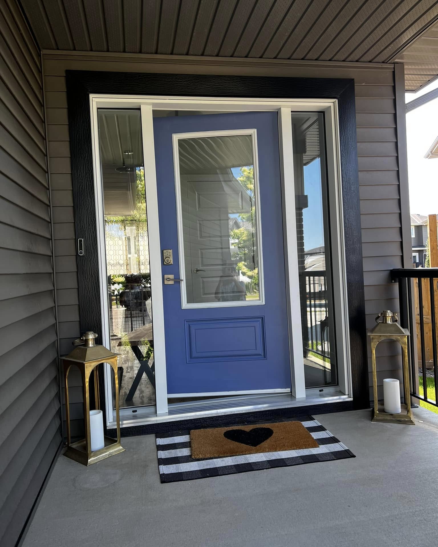 Photo of Blue Nova paint color