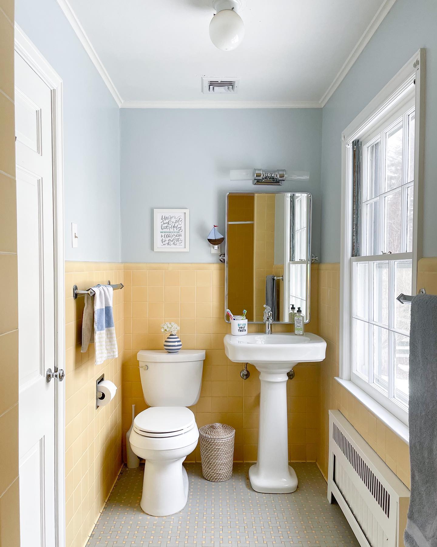 Photo of Blue Porcelain paint color
