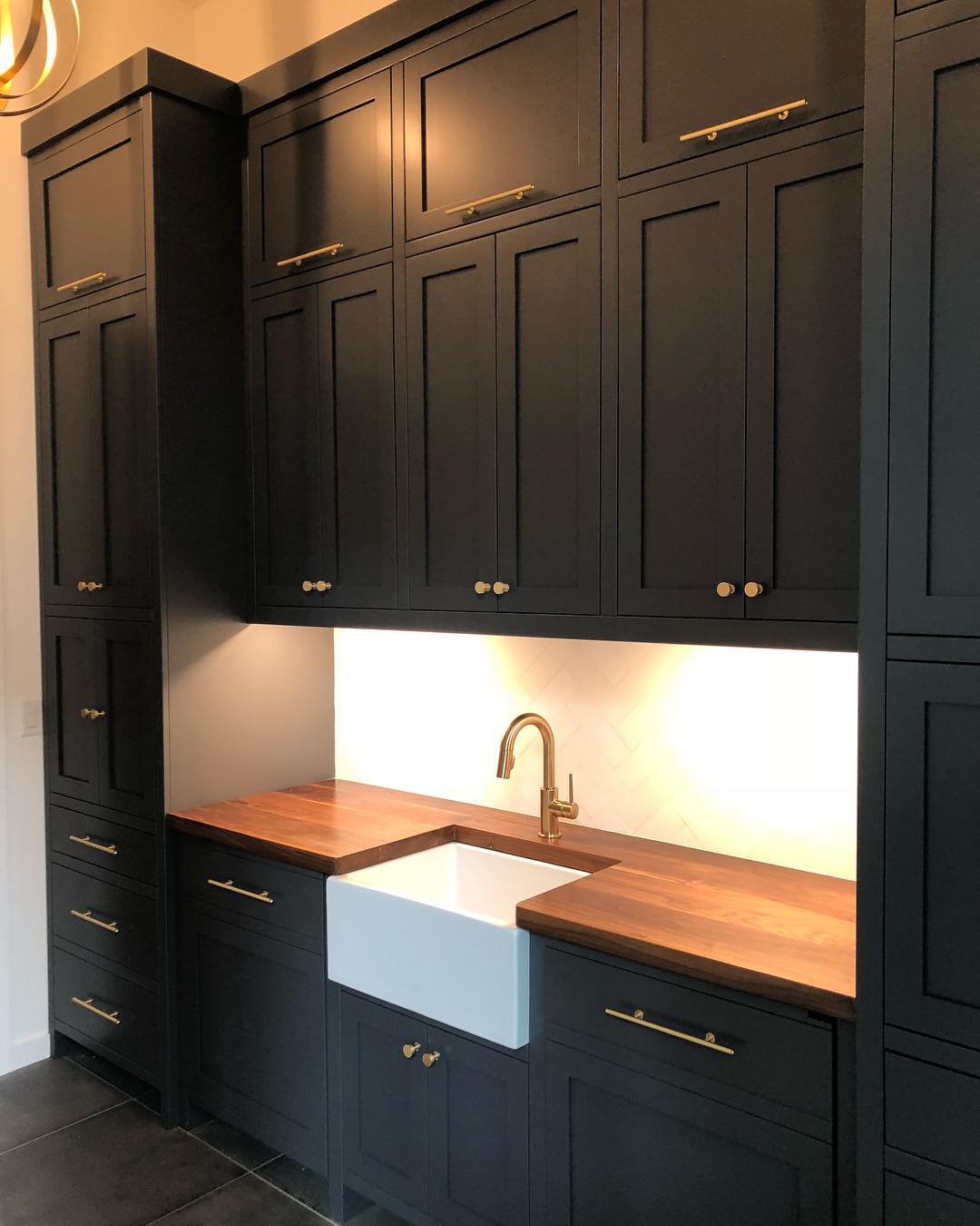 Photo of paint color bm-cheating-heart in a Other Spaces by @fellowcraftwoodworks