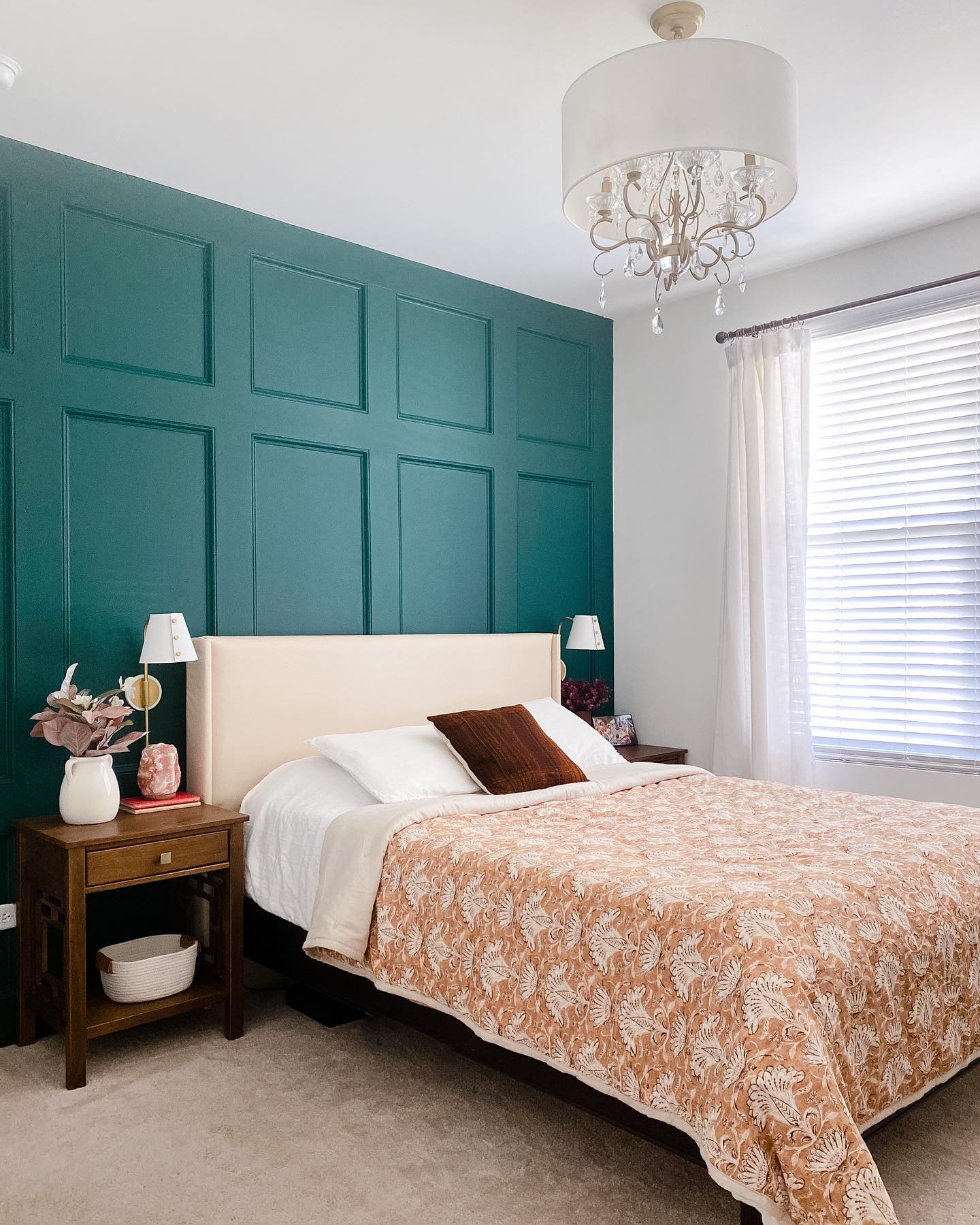 Photo of Chrome Green paint color