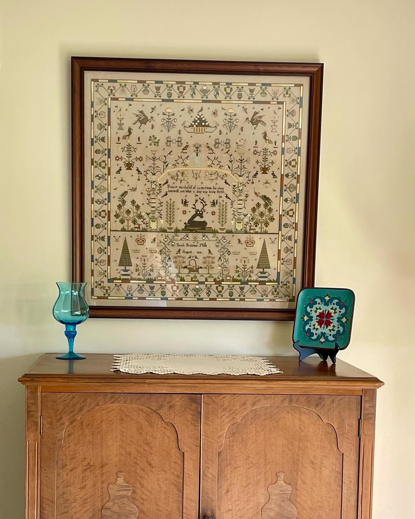 Photo of paint color bm-gentle-cream in a Other Spaces by @time_to_stitch_