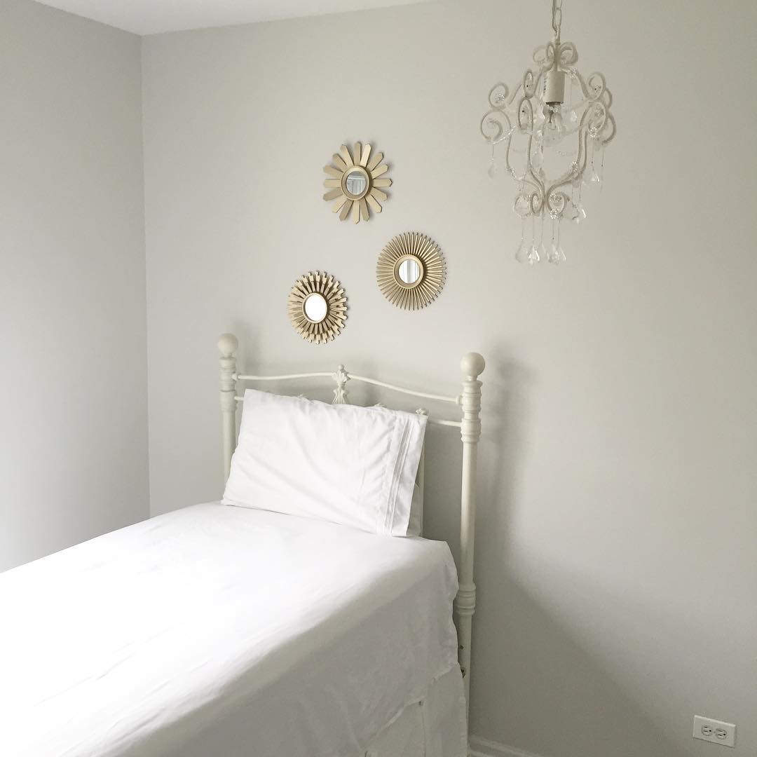 Photo of paint color bm-horizon in a Bedroom by @staceykopchick