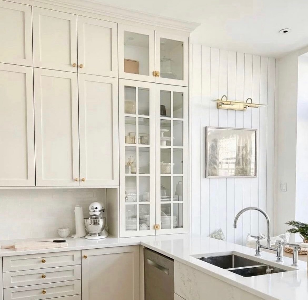 Photo of paint color bm-natural-cream in a Kitchen Cabinets by @2galspropainting