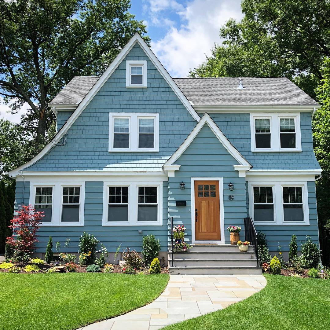 Photo of paint color bm-sea-star in a Exterior by @kristanmullane