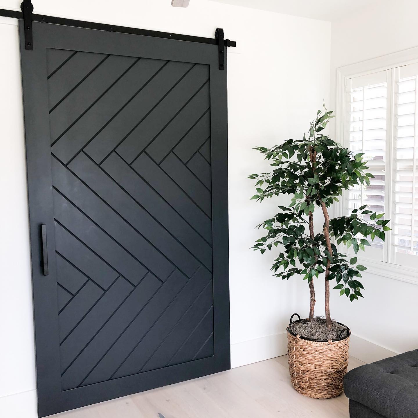 Photo of paint color bm-wrought-iron in a Other Spaces by @driftwooddesignsbykm