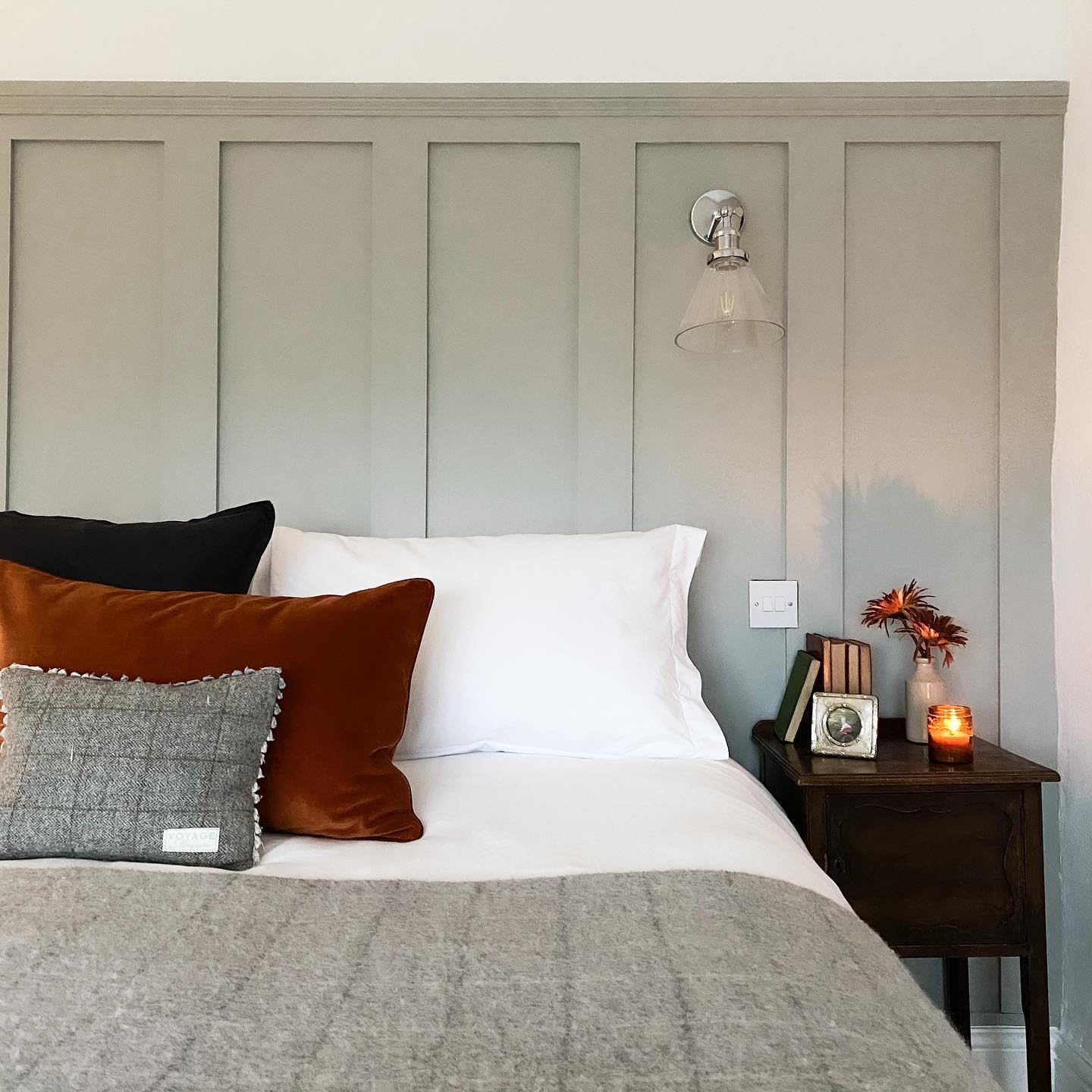 Photo of Lamp Room Gray paint color