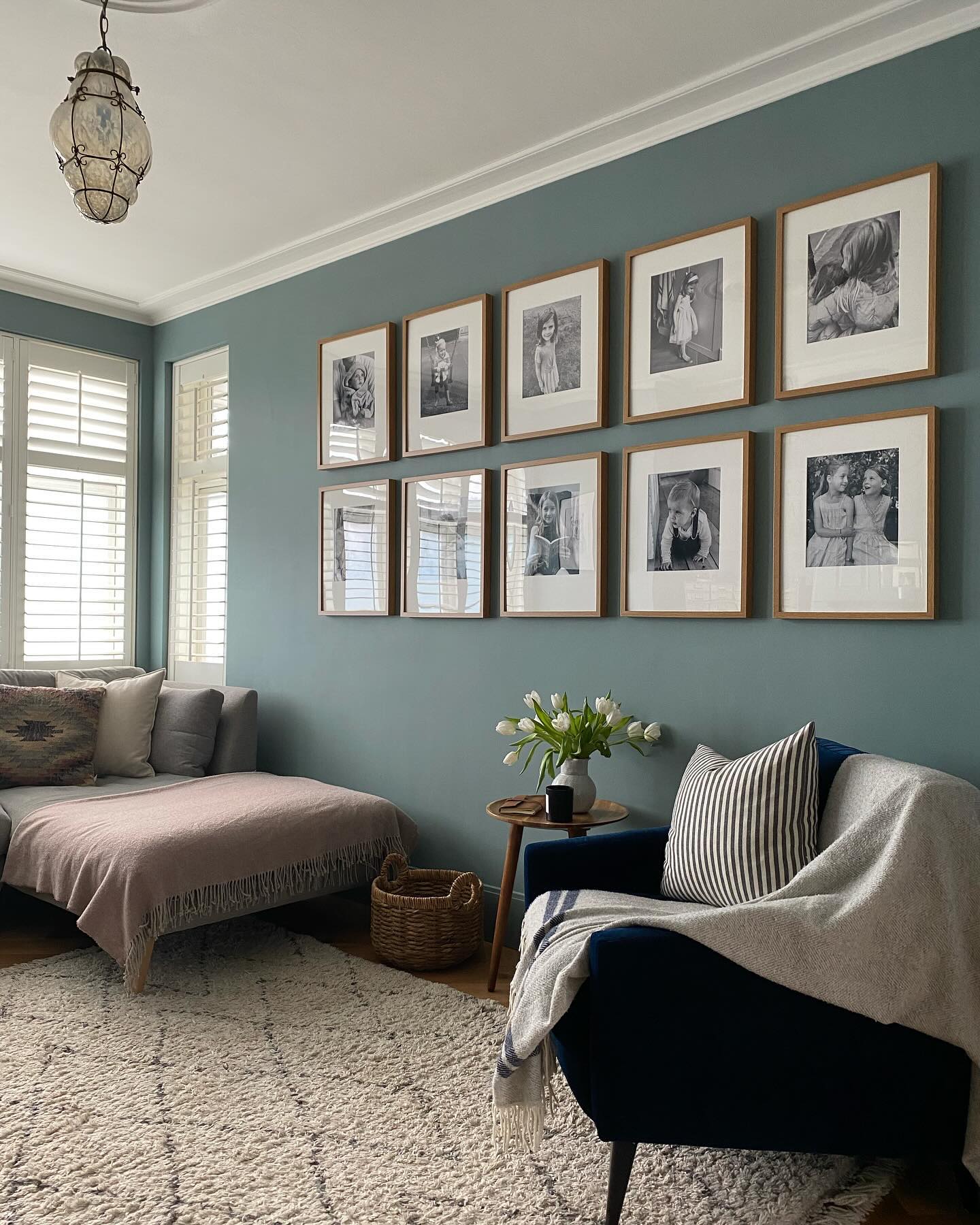 Photo of Oval Room Blue paint color