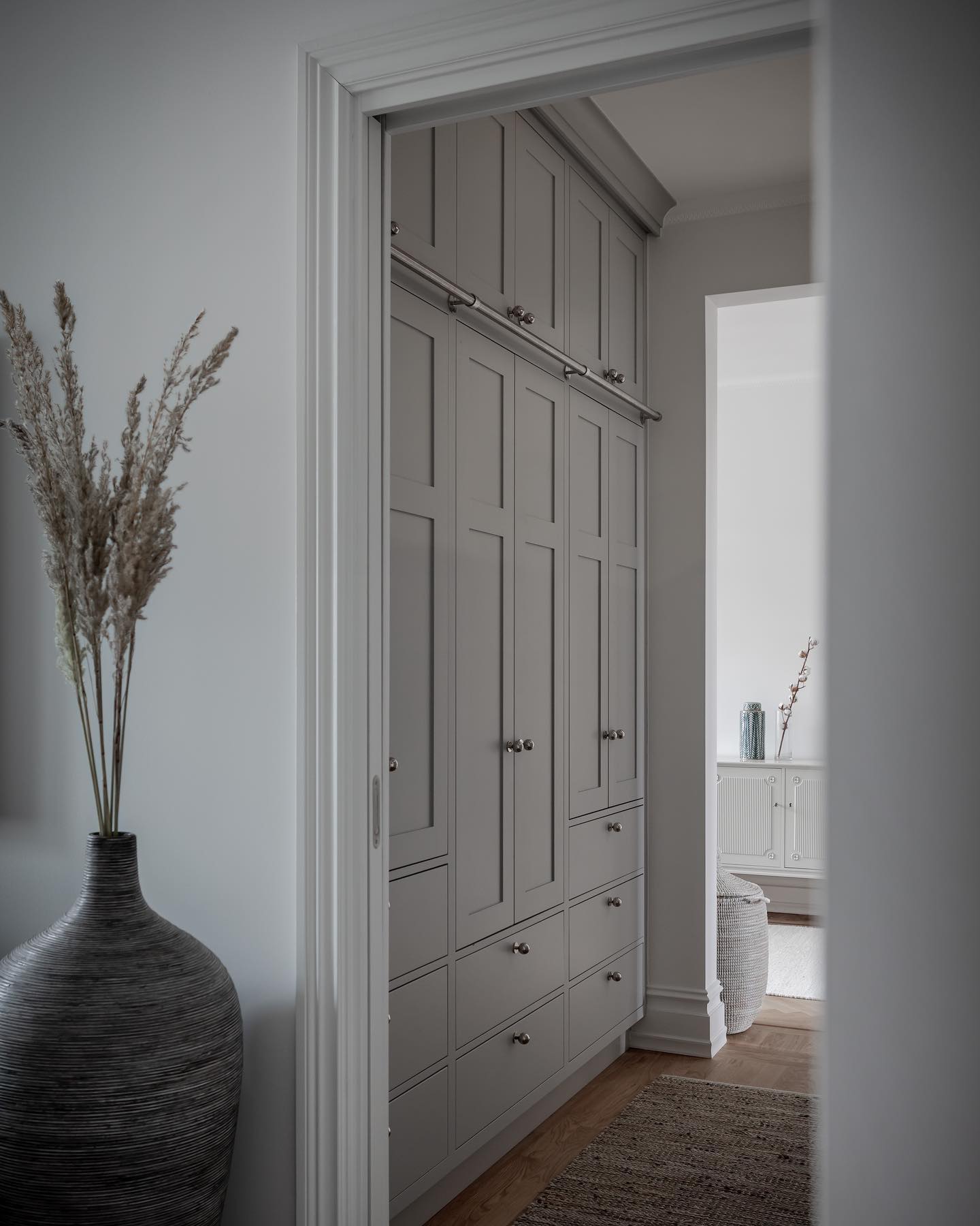 Photo of Pavilion Gray paint color