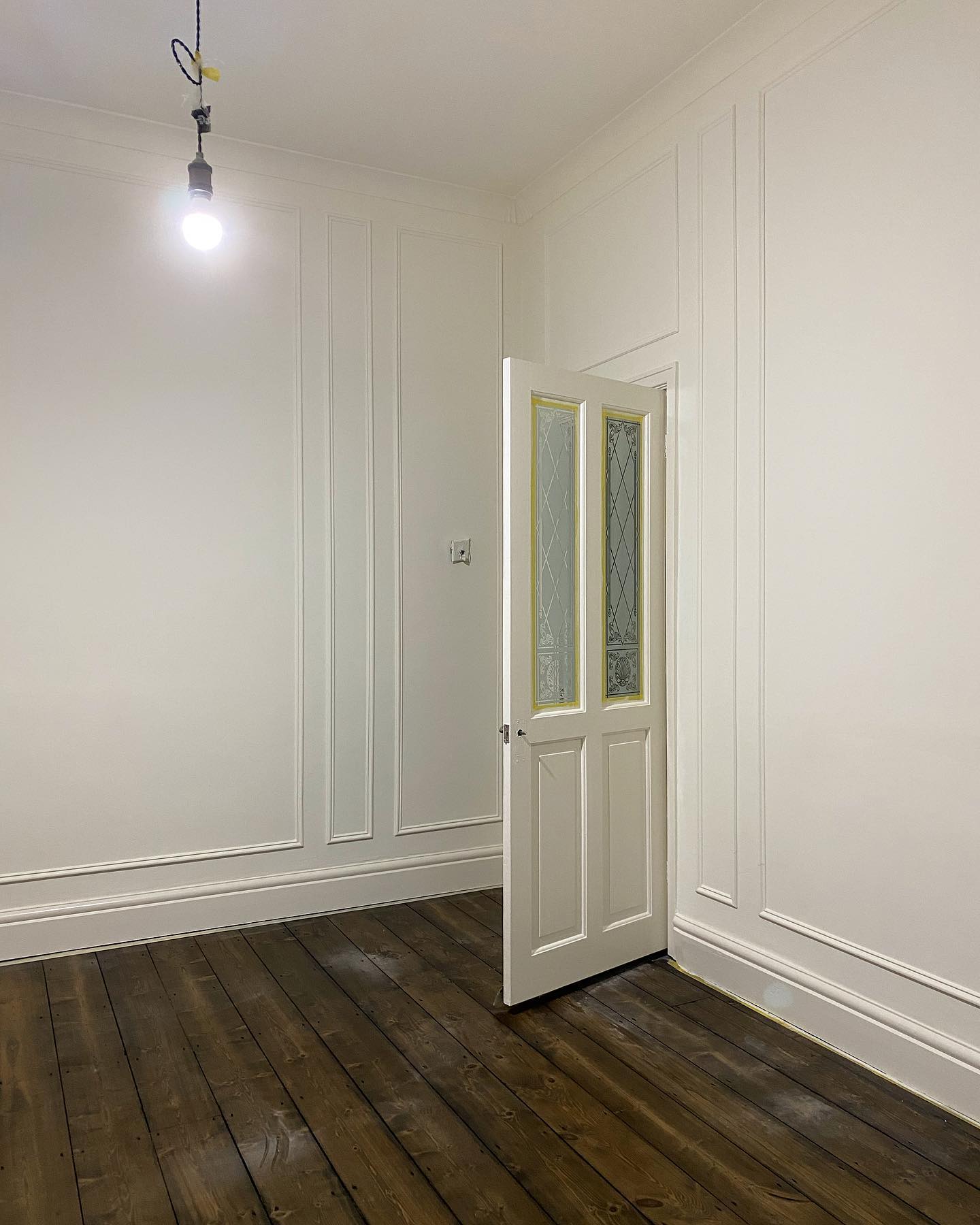 Photo of Pointing paint color