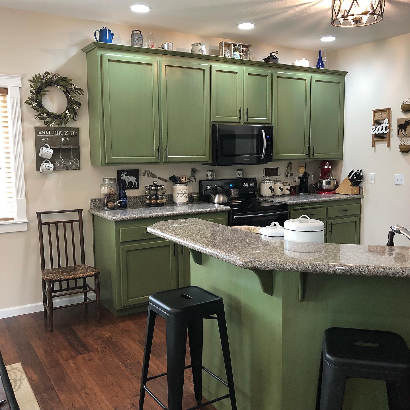 Photo of Artichoke paint color