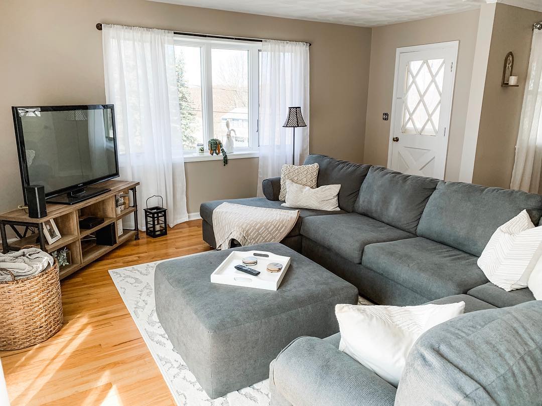 Photo of Bungalow Beige paint color
