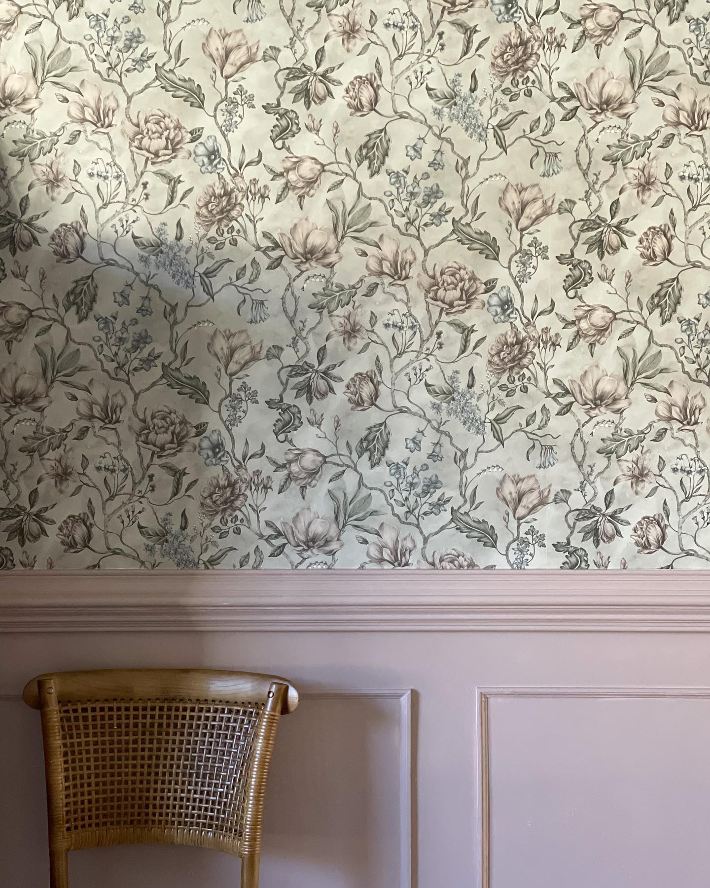 Photo of Glamour paint color
