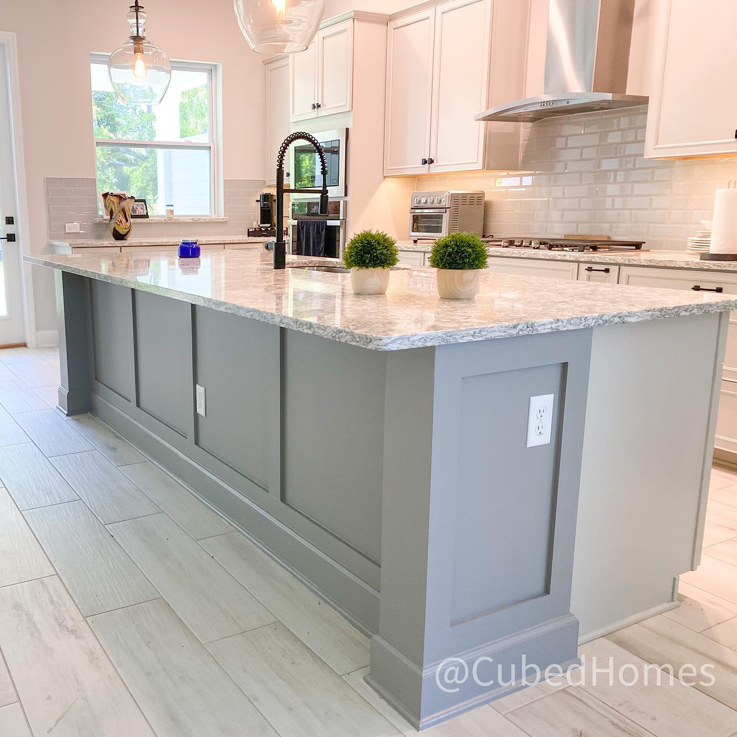 Photo of Pewter Cast paint color