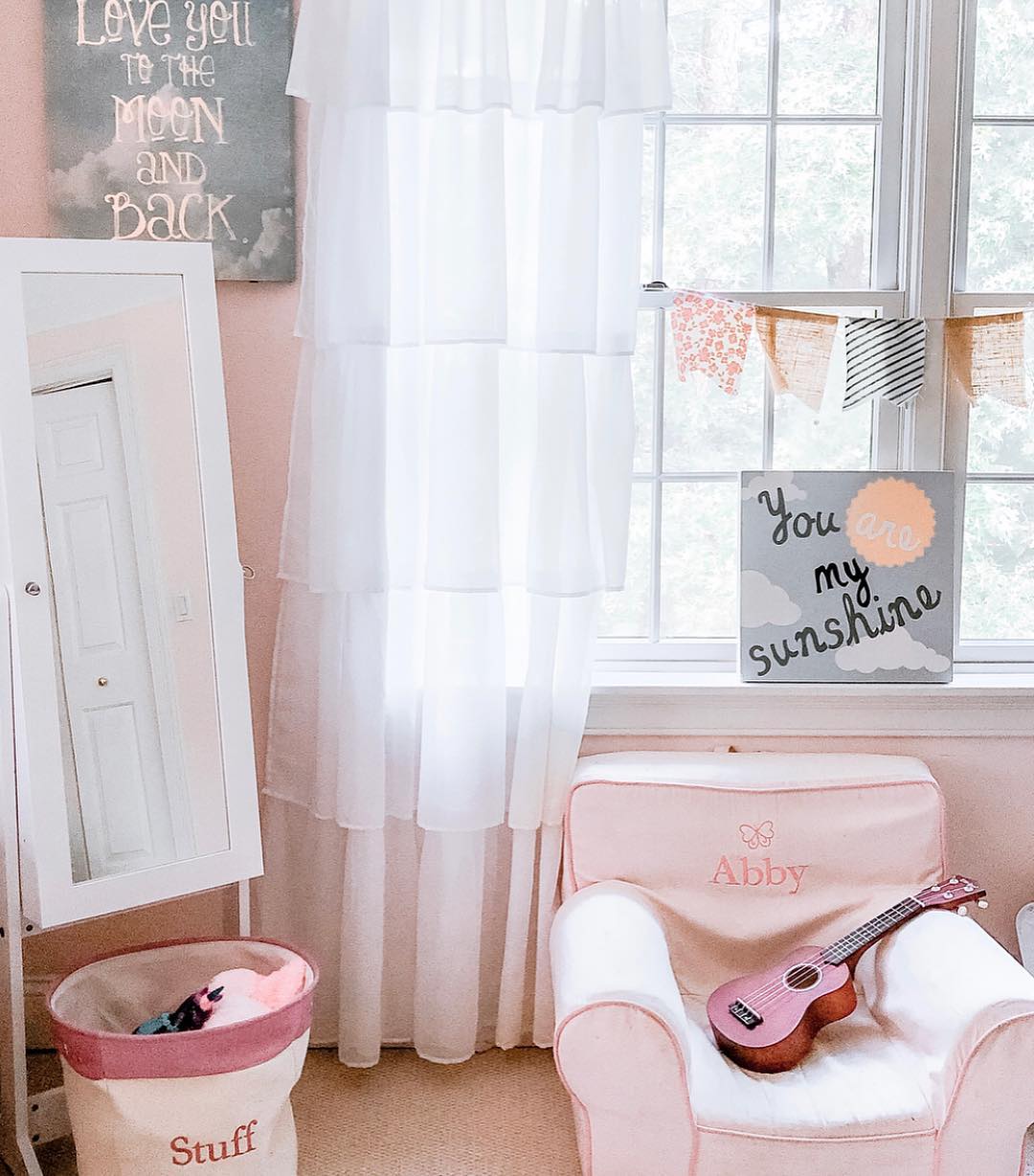Photo of White Dogwood paint color