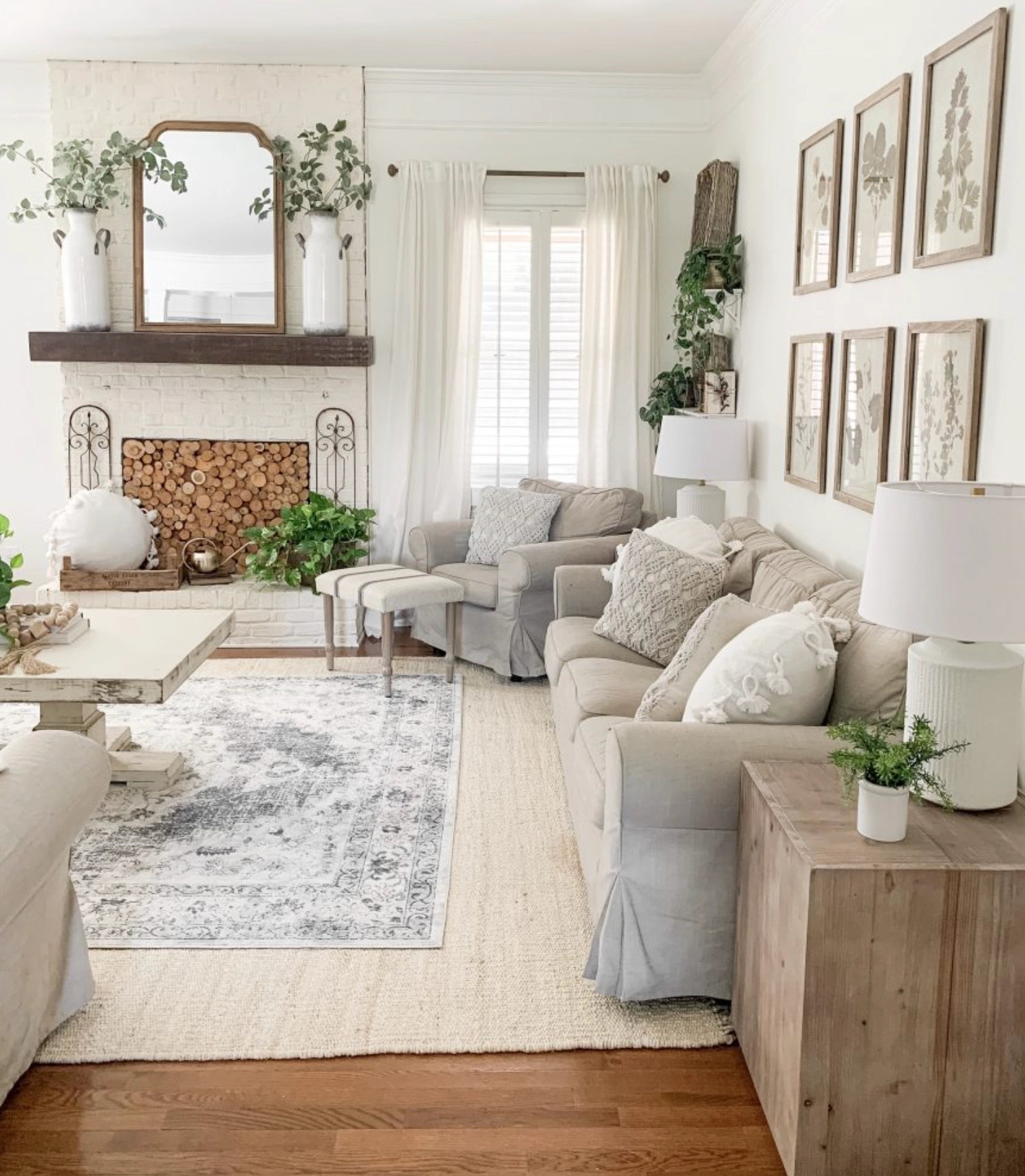 Alabaster decor