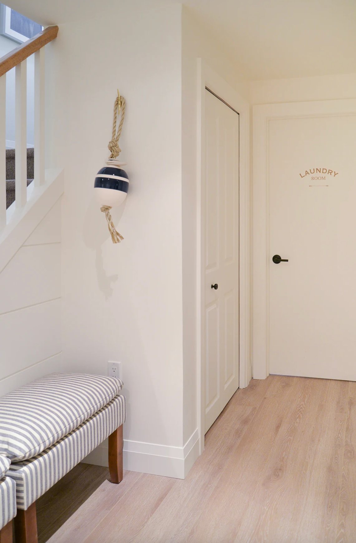 BM Simply White hallway