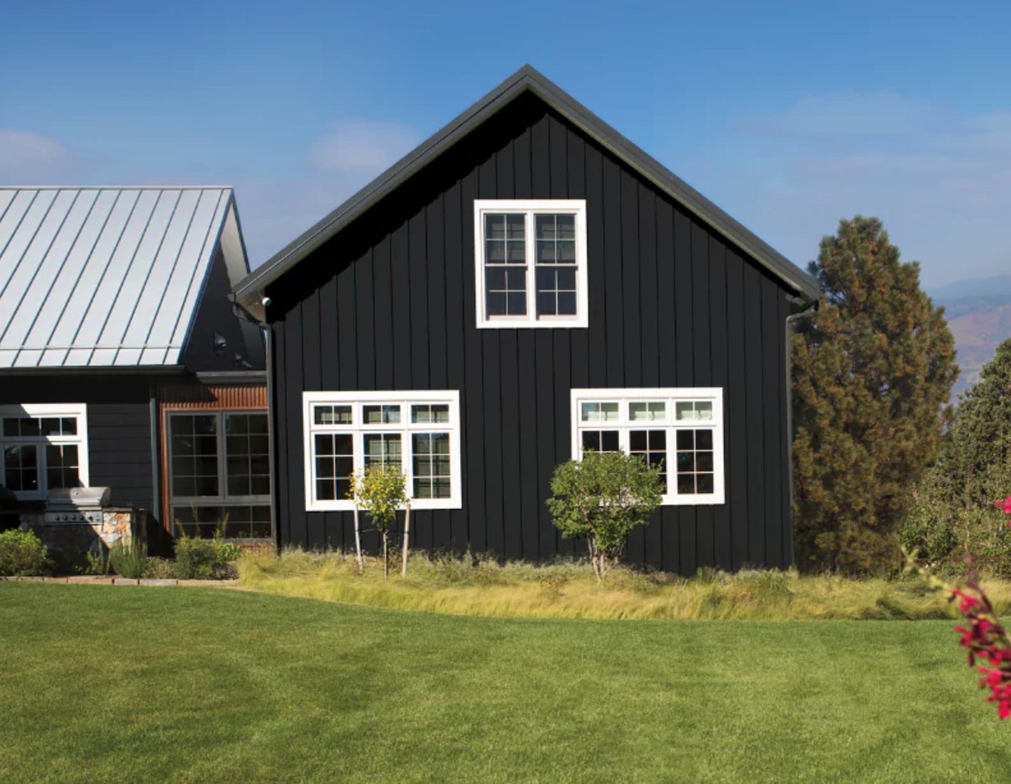 Benjamin Moore Regal Select house exterior