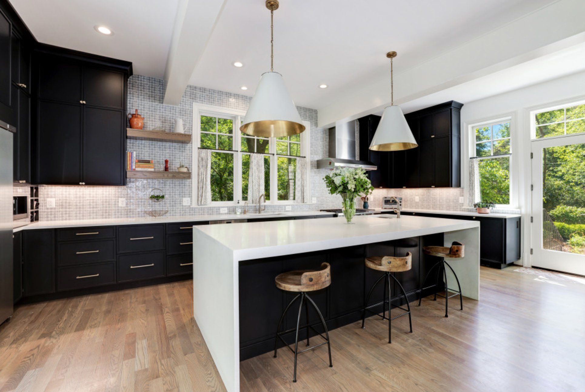 Black kitchen cabinets