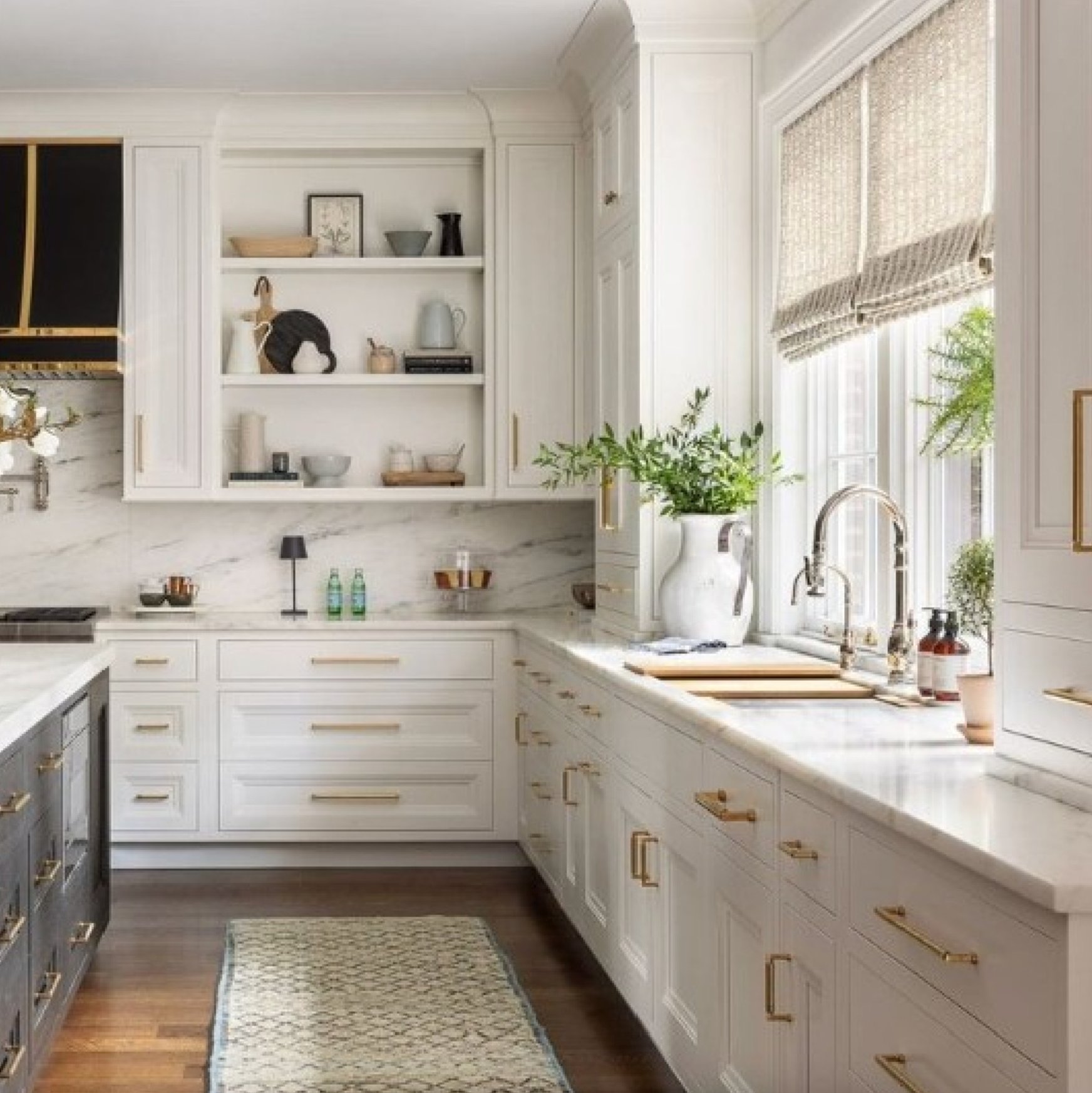 Chantilly Lace by Benjamin Moore kitchen 3