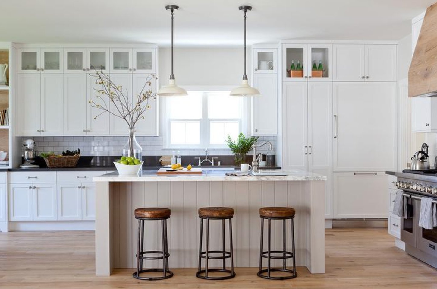 Decorators White by Benjamin Moore kitchen 2