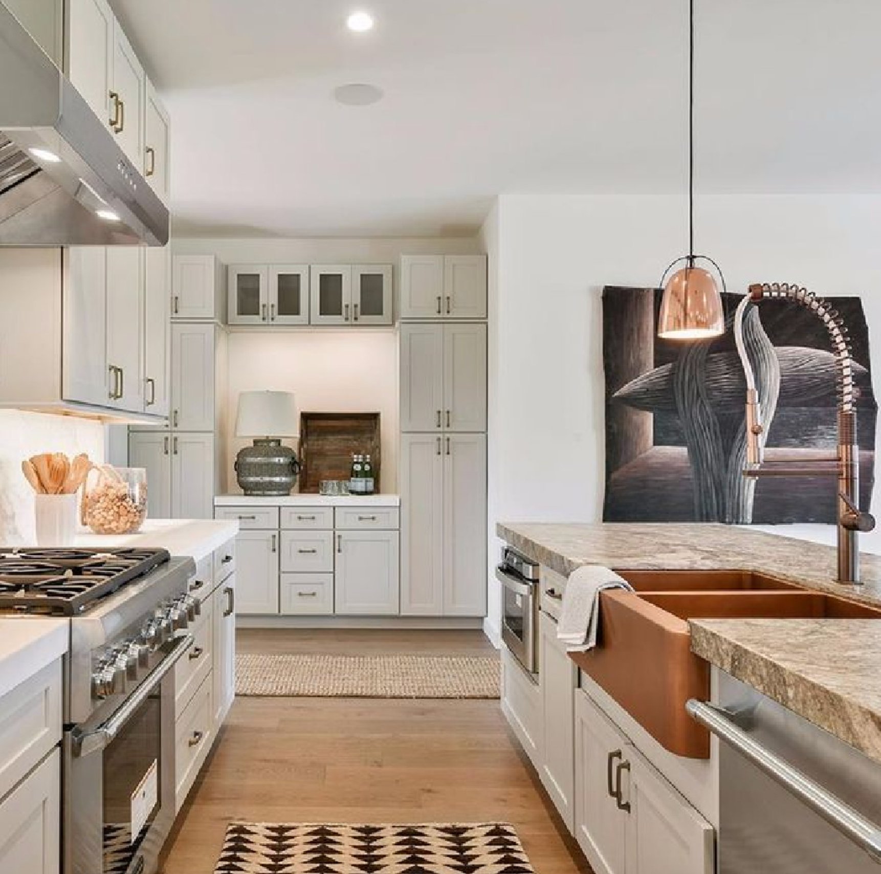 Decorators White by Benjamin Moore kitchen 3