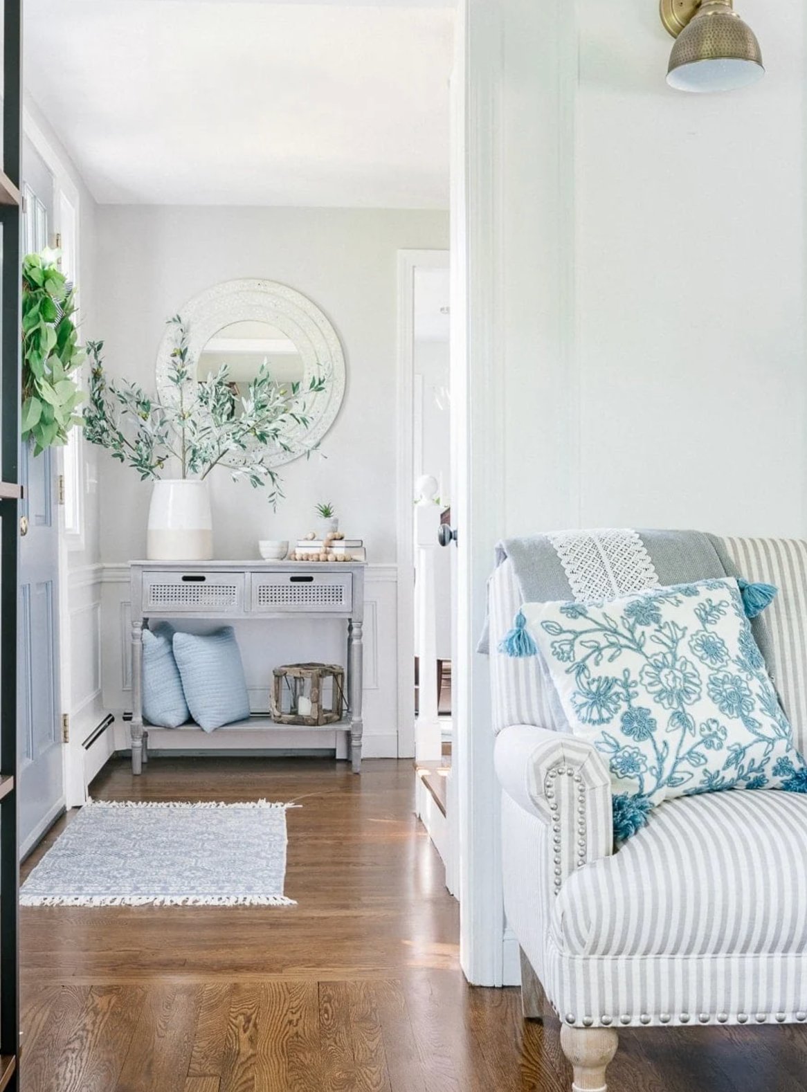 Decorators White by Benjamin Moore trim