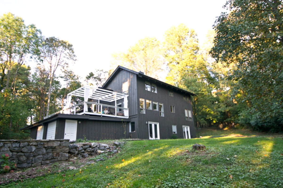 Dragon's Breath by Benjamin Moore exterior 3