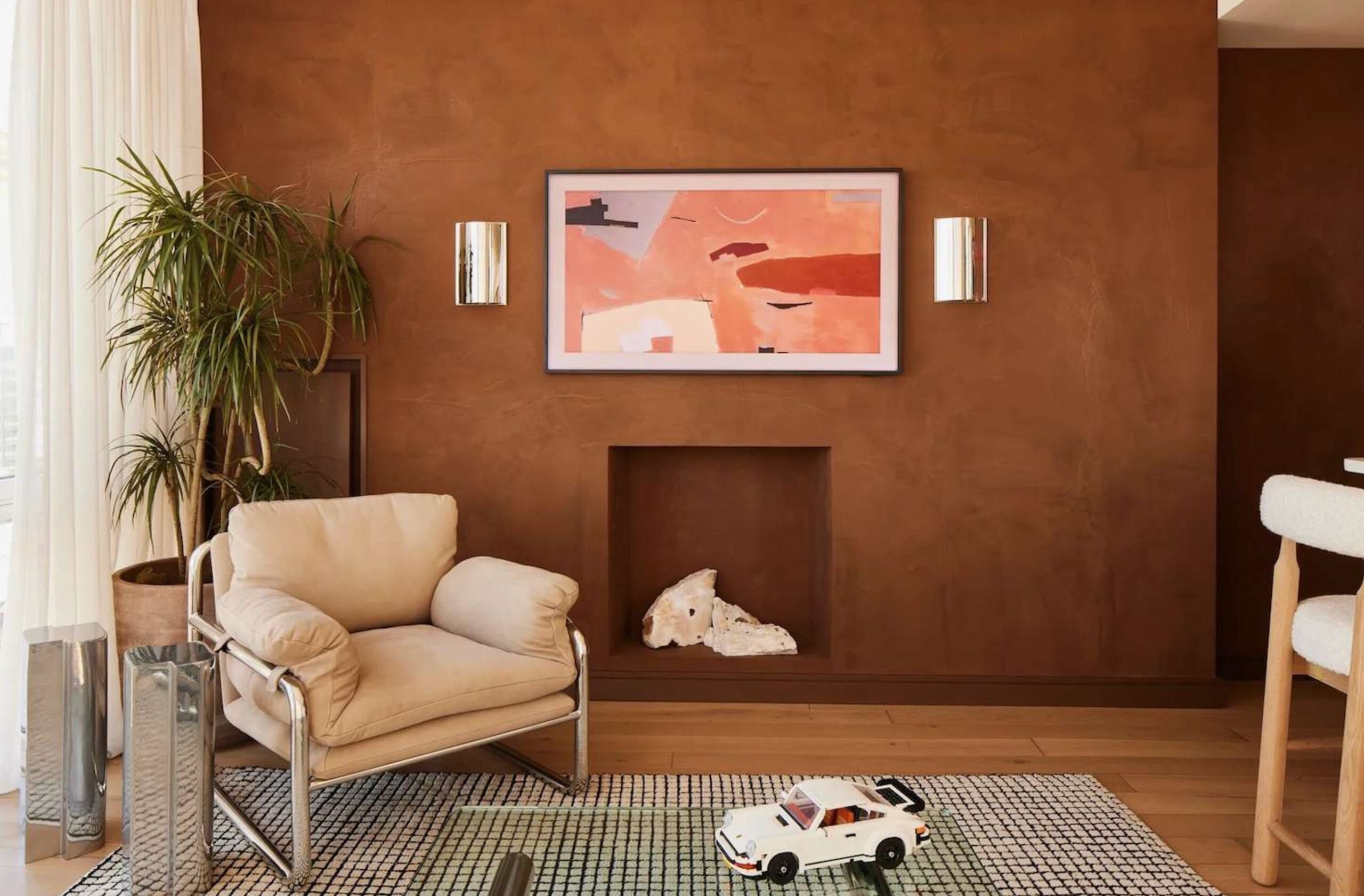 Gray flooring with warm cognac walls