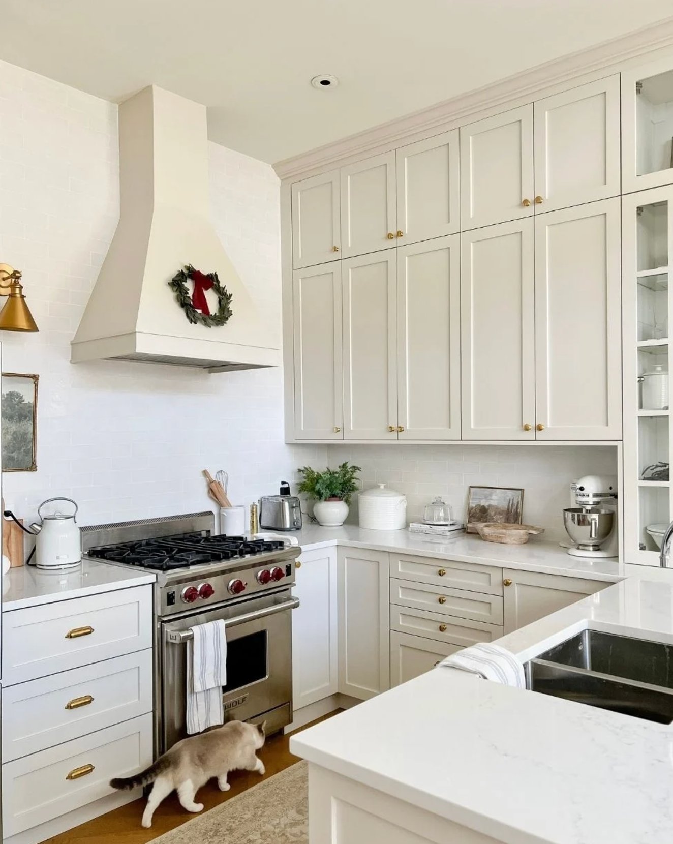 Natural Cream by Benjamin Moore kitchen 2
