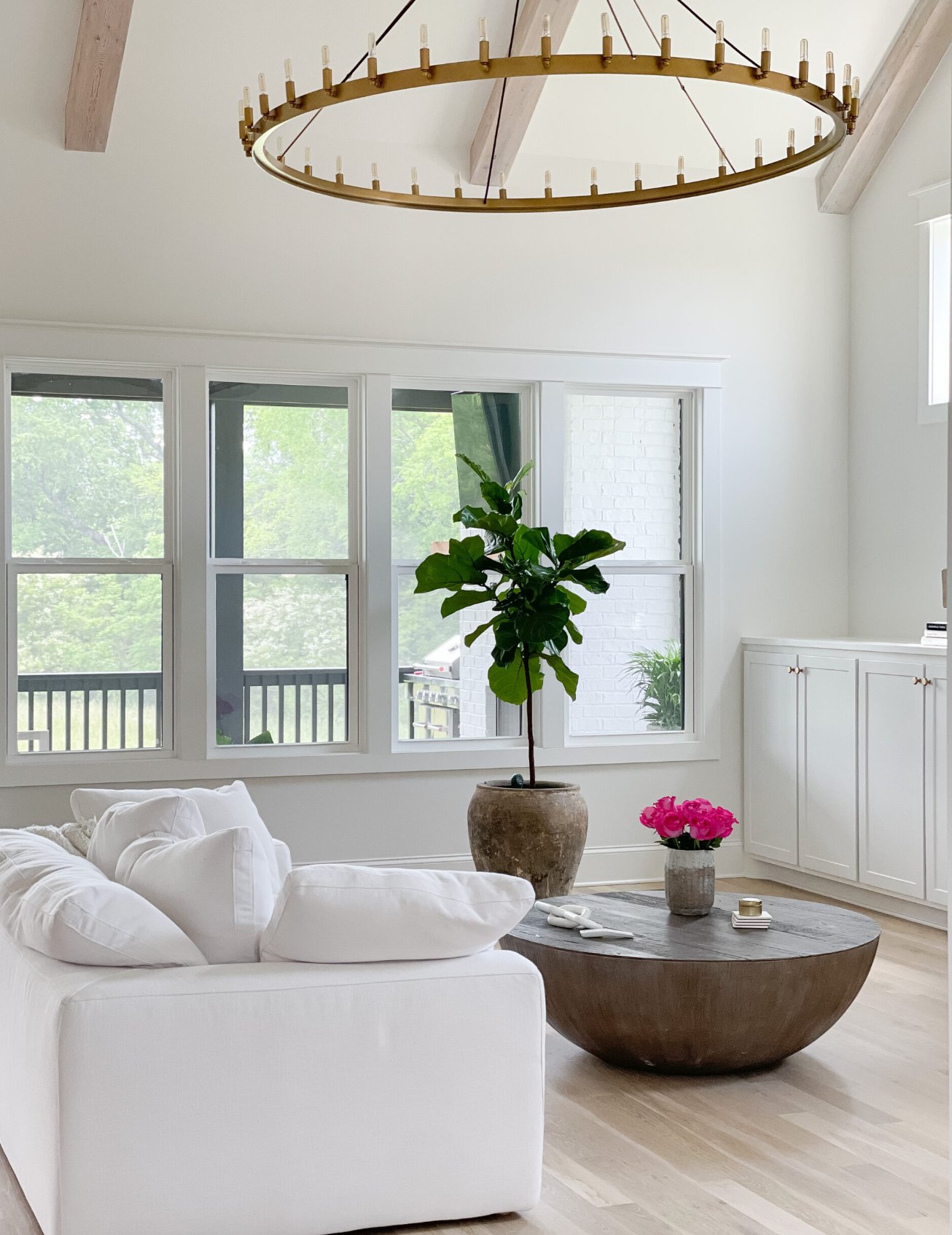 Snowbound by Sherwin Williams lighting impact