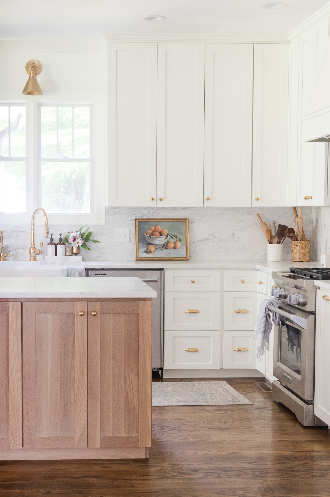 Simply White by Benjamin Moore kitchen