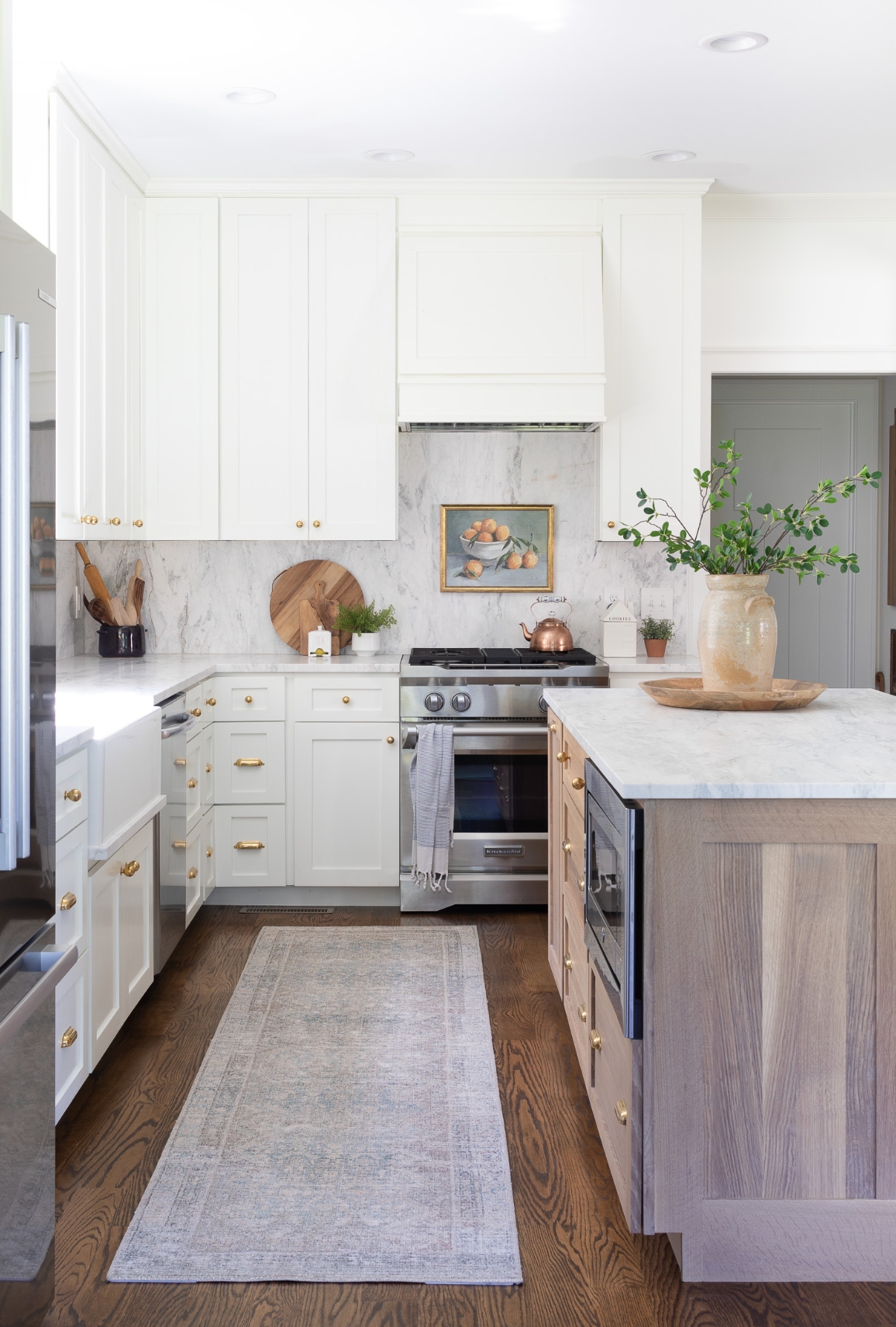 Simply White by Benjamin Moore kitchen
