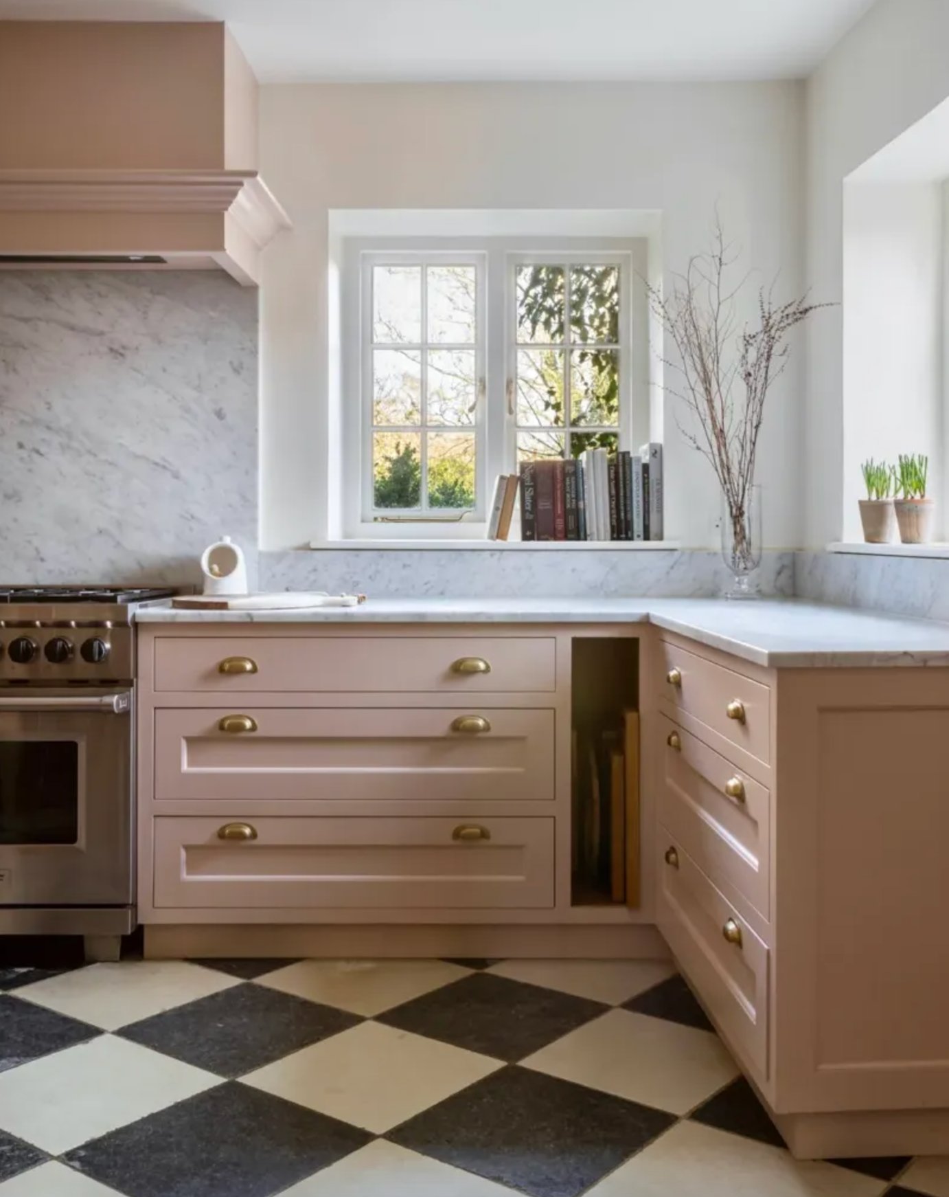 Soft Pink Kitchen Cabinets 4